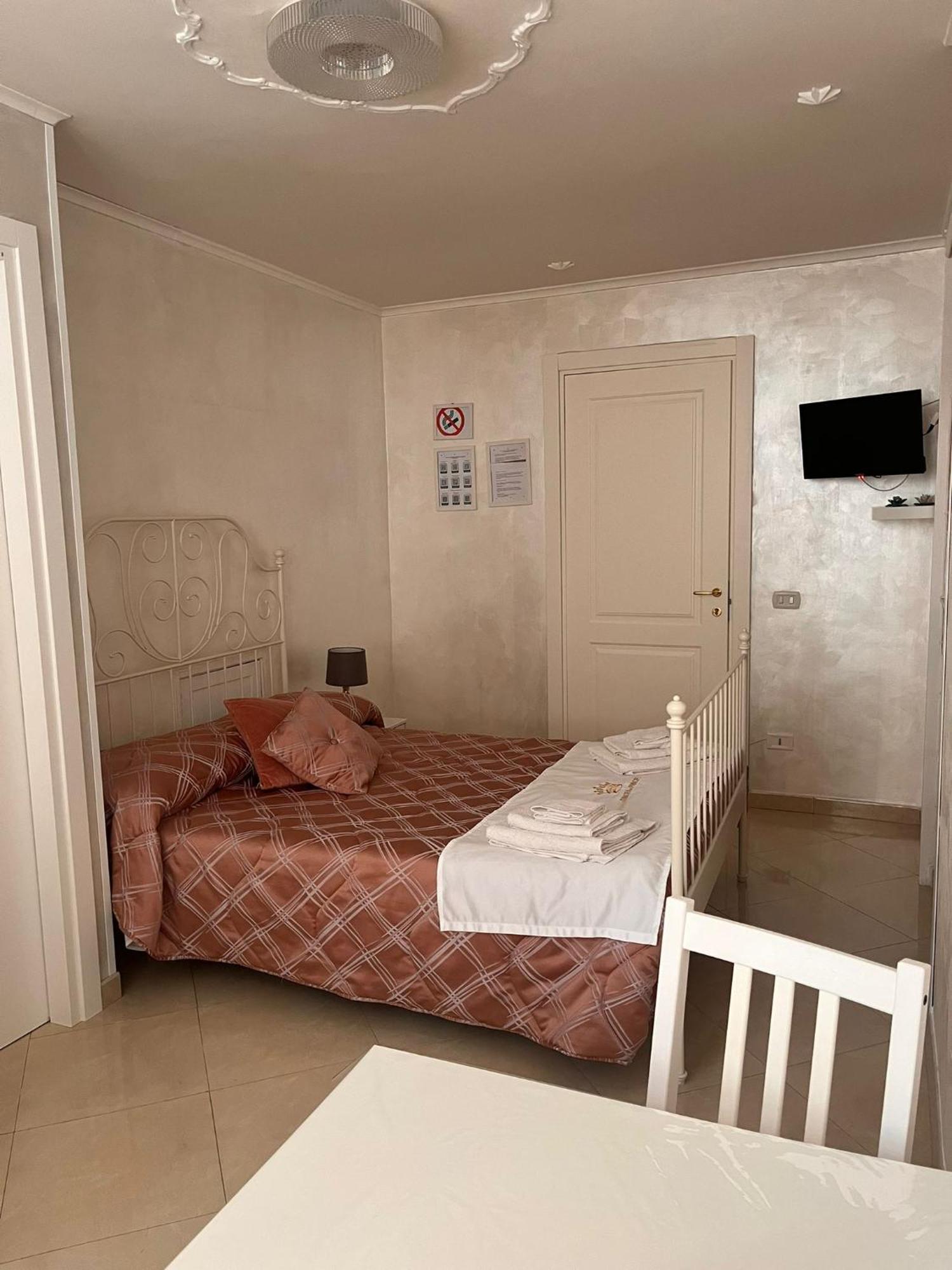 La Dimora Del Principe Apartment Naples Luaran gambar